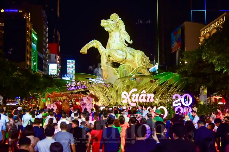 tet viet - nen tang van hoa kien tao quyen luc mem quoc gia - 9