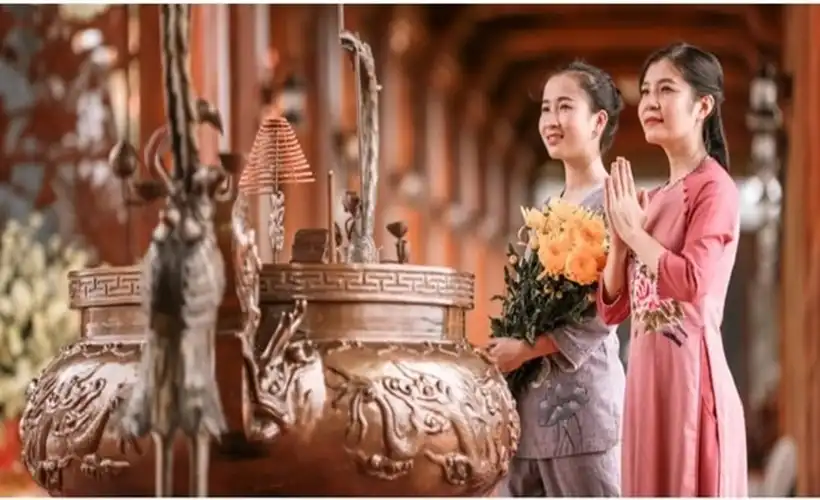 Rằm tháng Giêng, nên cúng ở nhà hay trên chùa? - 1